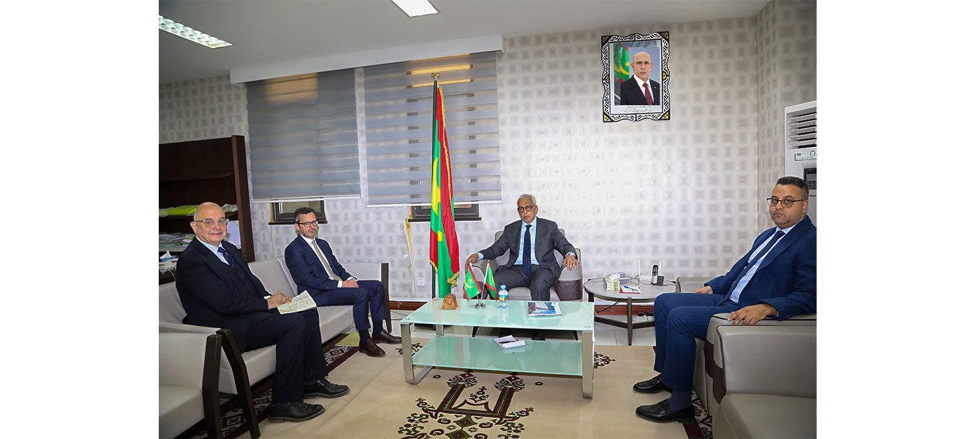 وزير الشؤون الاقتصادية يستقبل السفير الفرنسي المعتمد لدى بلادنا