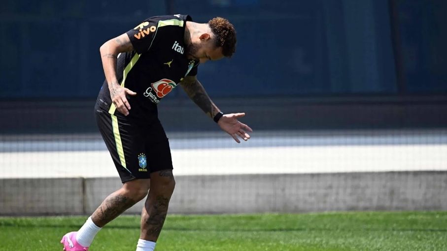 نيمار يقترب من العودة بانضمامه لتدريبات البرازيل