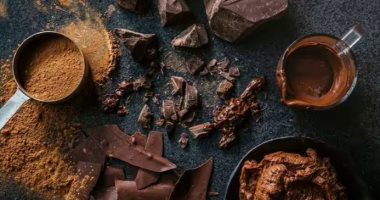 أزمة الذهب الأسود تضرب القلوب قبل عيد الحب.. جنون أسعار الشوكولاتة في أوروبا والعالم مع اقتراب الفالنتين يهدد طقوس العشاق.. هل تتحول الشوكولاتة إلى رفاهية للأثرياء فقط رغم انخفاض أسعار الكاكاو؟