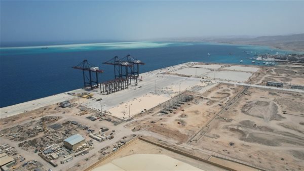 النقل تستعرض أحدث مشاريعها في ميناء سفاجا بالبحر الأحمر