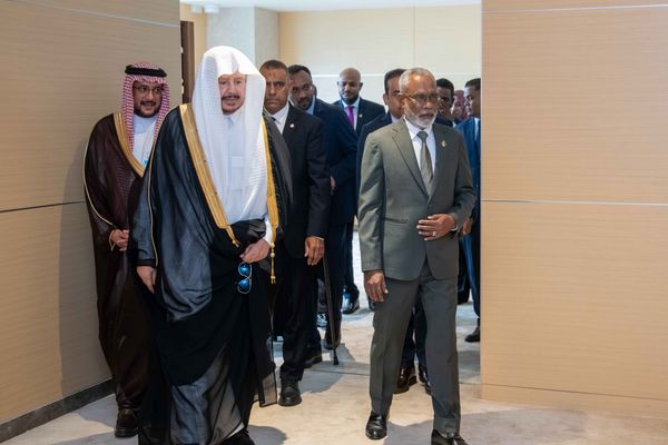 رئيس مجلس الشورى يصل إلى المالديف