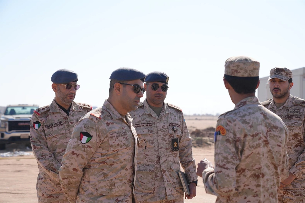 نائب رئيس الأركان يتفقد مواقع الجيش في شمال البلاد