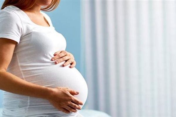 تحديد العامل الرئيسي وراء التقيؤ الشديد أثناء الحمل