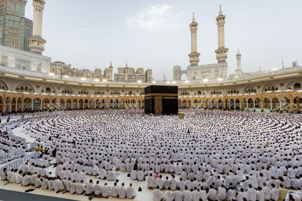 "الداخلية السعودية": عقوبات رادعة لكل من يتم ضبطه وهو ينقل مخالفي أنظمة وتعليمات الحج بلا تصريح من المواطنين والمقيمين