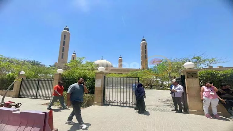 تشييع جثمان الفنانة سهام جلال من مسجد حسن الشربتلي بالتجمع
