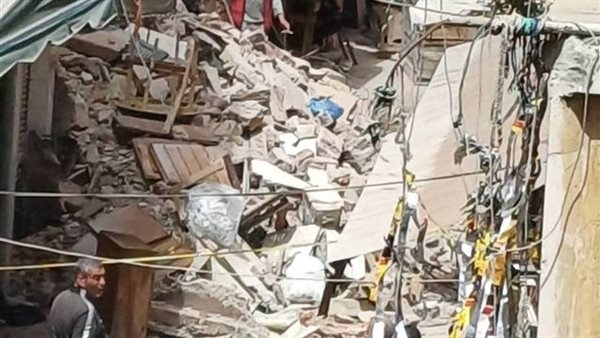 يربط بين طابقين ومتهالك، معاينة النيابة تكشف تفاصيل انهيار جزء من سلم عقار بشبرا