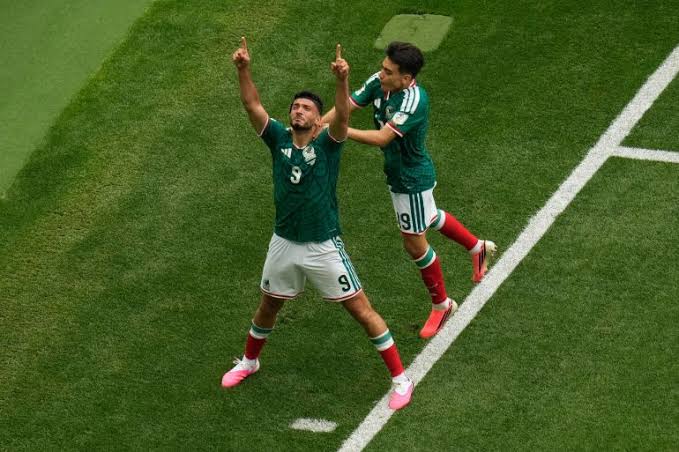 المكسيك تفتتح كأس العالم بالفوز على جنوب أفريقيا