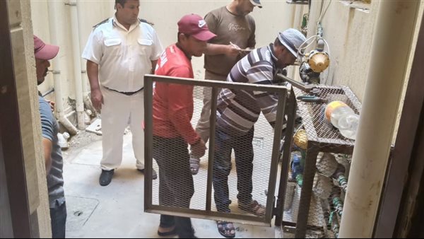 حملة لإزالة وصلات المياه غير القانونية بالشيخ زايد