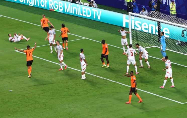 هولندا تُسقط تونس بالثلاثة وتصطدم بالمغرب في الدور الثاني- (فيديو)