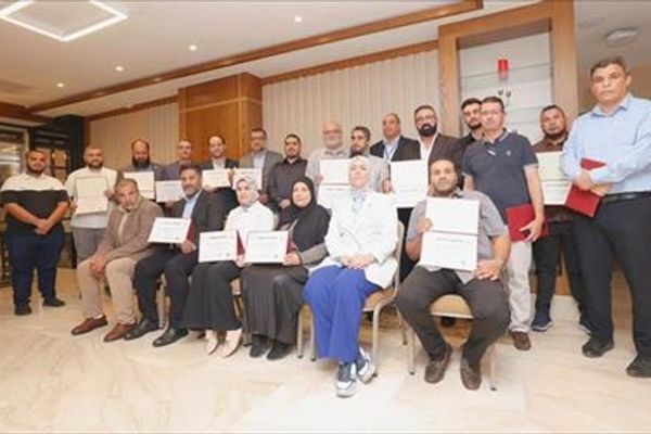 مؤسسة النفط تحتفي بحصول 50 من كوادرها على شهادة أميركية في إدارة المشروعات