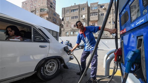 أسعار البنزين والسولار في مصر تتصدر التريند..حقيقة الزيادة بعد رفع المرتبات