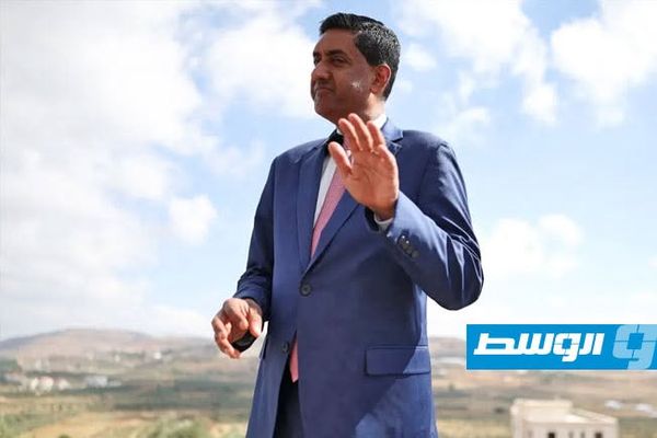 مستوطنون إسرائيليون يحتجزون نائبًا أميركيًا في الضفة الغربية