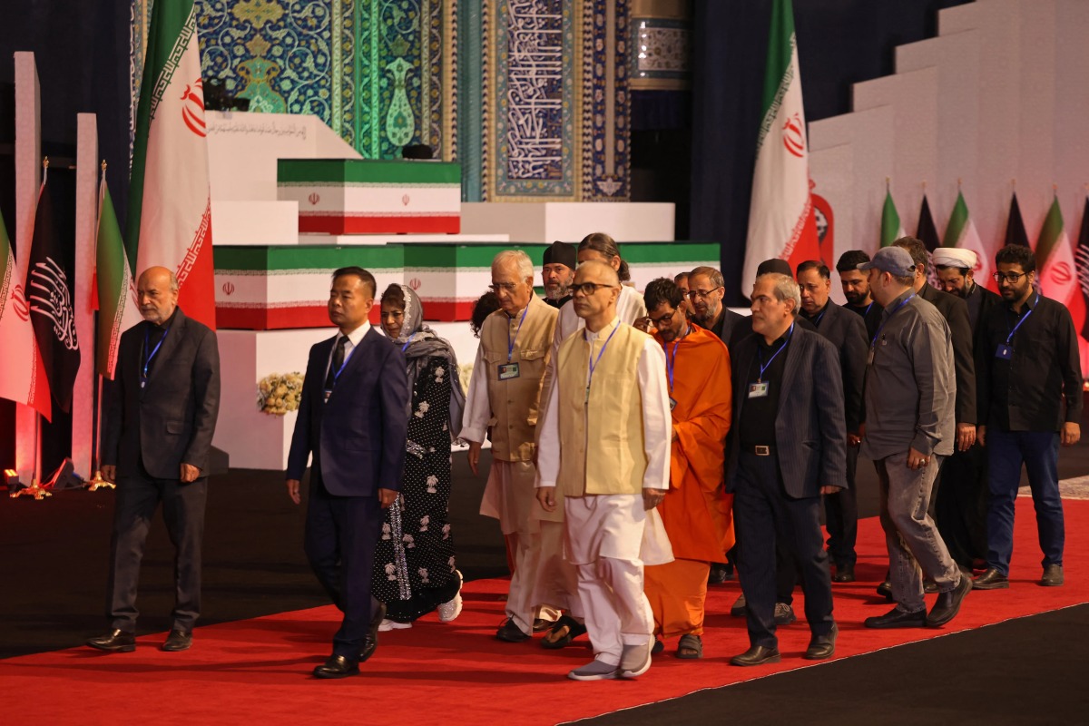 ‫ بدء مراسم تشييع خامنئي في طهران