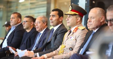 كبير الياوران ووزير الرياضة وأبو ريدة يسلمون الجوائز فى نهائى كأس مصر