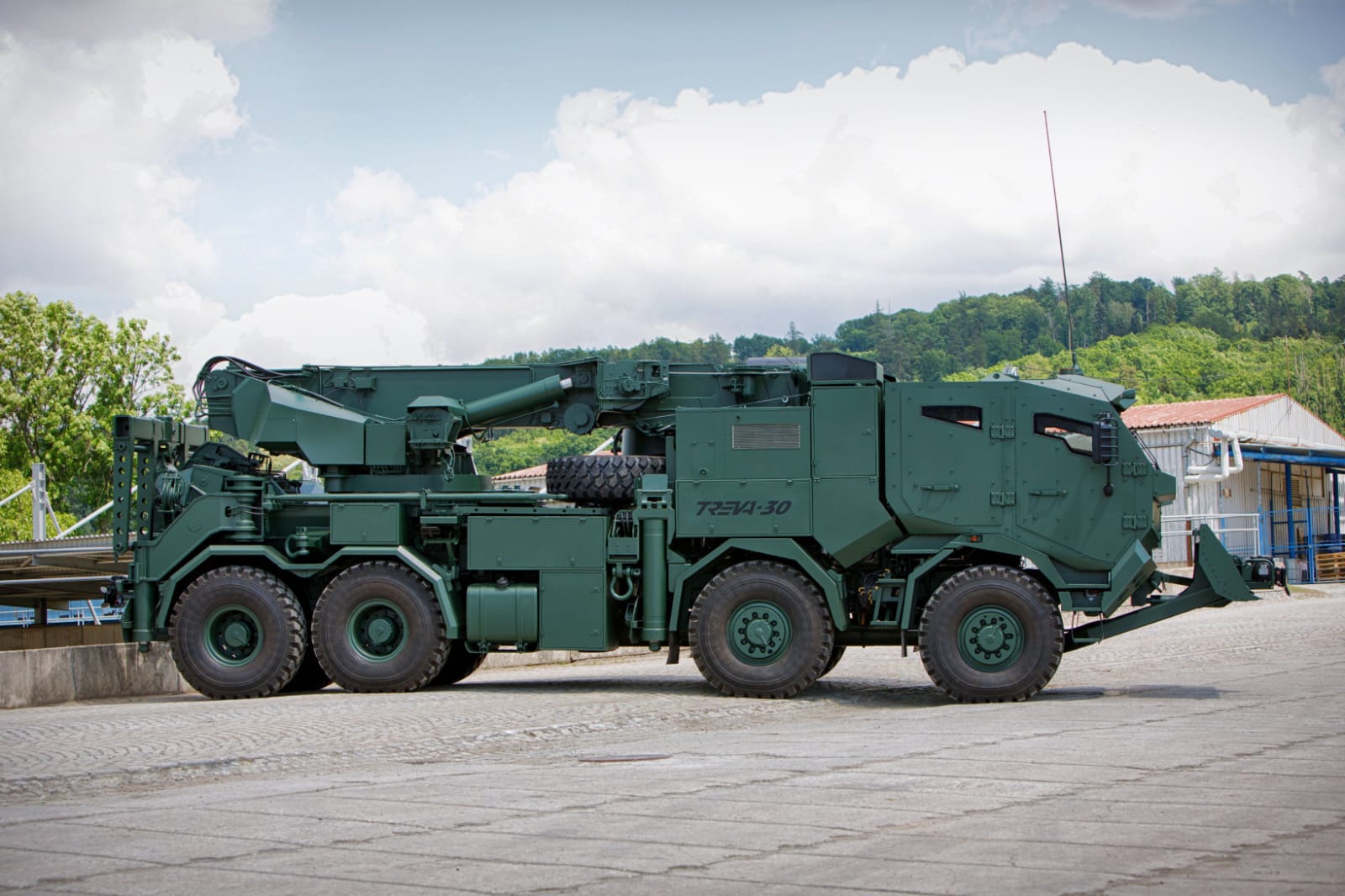 المغرب يعزز جيشه بمركبات الإنقاذ الثقيلة التشيكية الصنع (TREVA