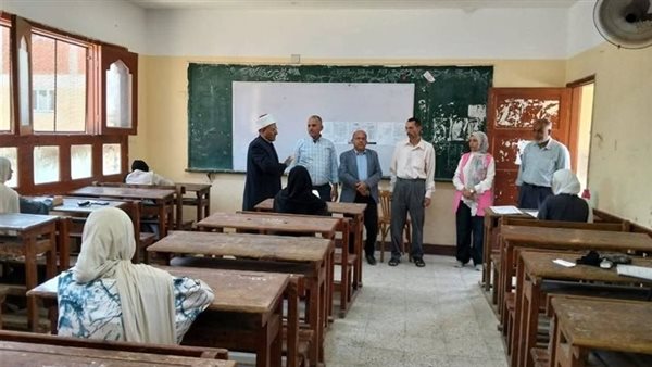 انتظام لجان امتحان الصرف لطلاب الثانوية الأزهرية بالإسماعيلية
