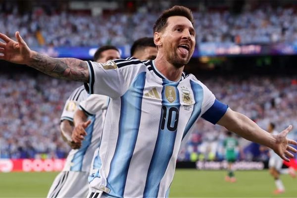 ثنائيّةُ ميسي تقود الأرجنتين للفوز على النّمسا والتأهّل للدور الـ32 ببطولة كأس العالم