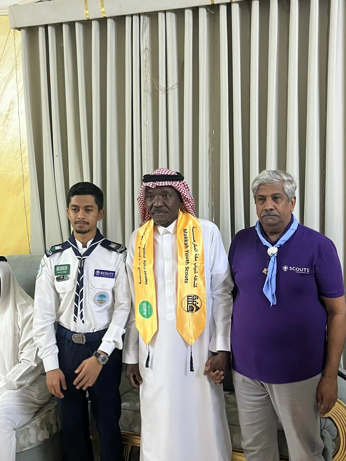 «الوسام الذهبي» للمساهمين في خدمة الحجاج والمعتمرين