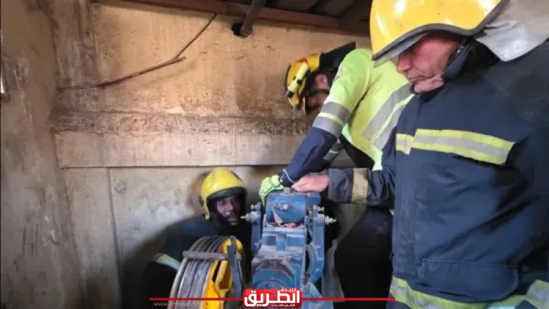 ”بين السما والأرض”.. إنقاذ 4 أشخاص احتجزوا داخل مصعد فندق بالأزبكية