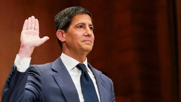 رسميا.. وارش يؤدي اليمين القانونية رئيسًا للفيدرالي الأميركي وسط ضغوط التضخم