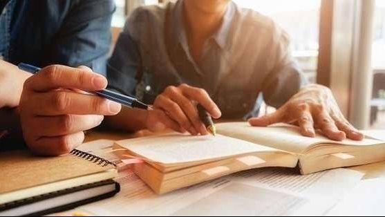 طلب إحاطة لمُواجهة ظاهرة الدروس الخصوصية «أونلاين» غير المرخصة