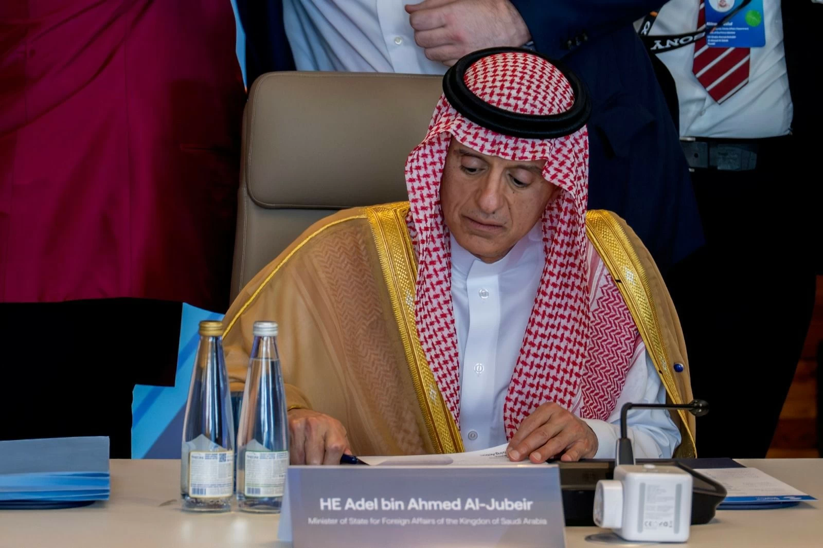 وزير الدولة للشؤون الخارجية يشارك في القمة الأوروبية الخليجية الجيوسياسية والاستثمارية الأولى