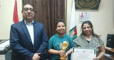 طالب بسوهاج يبتكر جهازا لمساعدة كبار السن وذوى الهمم