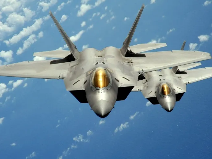 12 مقاتلة أمريكية تستخدم للهجوم تصل إلى الكيان الصهيوني قادمة من بريطانيا