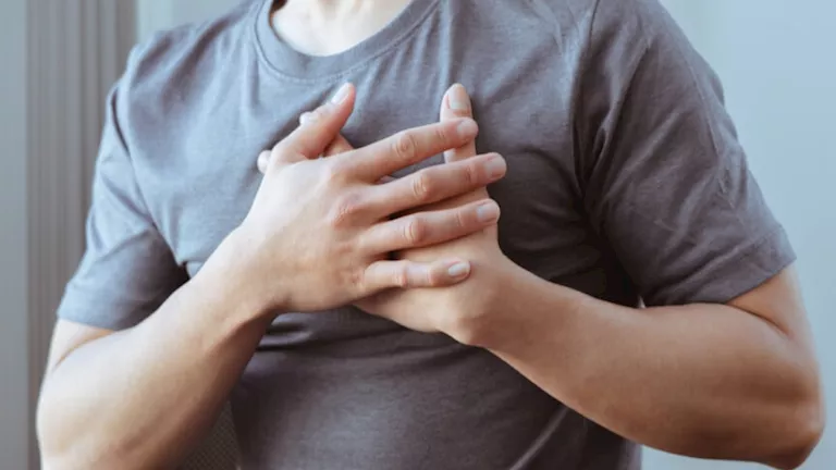 علامات تكشف النوبة القلبية في رمضان