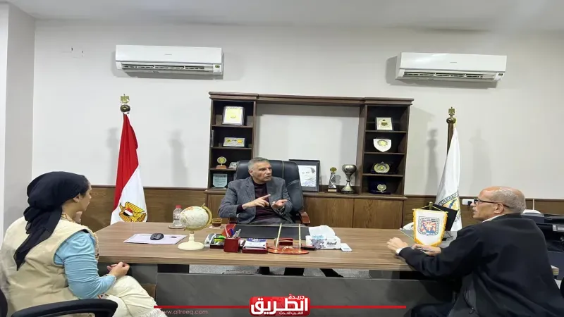 محافظ جنوب سيناء يبحث ملف الإشغالات بمدينة دهب