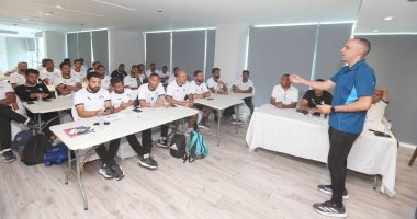 قبل الامتحانات النهائية.. محاضرة تحكيمية مكثفة في دورة مدربي حراس المرمى