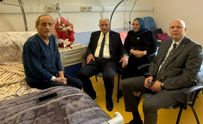 بوغالي يزور نجل الشهيد بن بولعيد بالمستشفى المركزي للجيش في عين النعجة