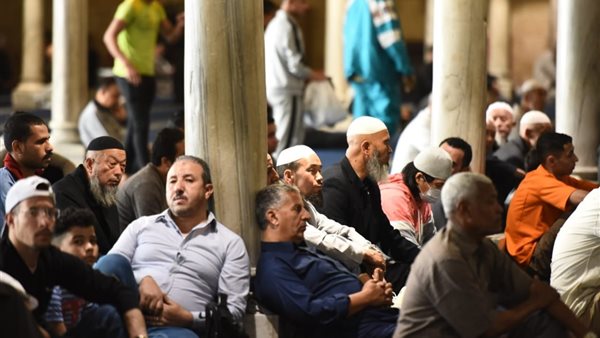 "تمسك الأمة بالحق سبيل تحقيق خيريتها"، درس التراويح بالجامع الأزهر