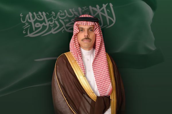وزير الخارجية يتلقى اتصالًا هاتفيًا من نائب رئيس الوزراء وزير خارجية الأردن