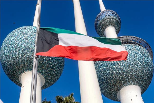 خروج 7 خطوط كهربائية بالكويت عن الخدمة جراء سقوط شظايا