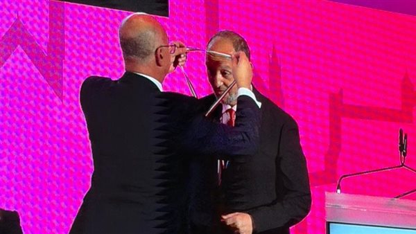 تكريم دولي.. أستاذ بطب قصر العيني يحصد ميدالية بيترو برنيني في إيطاليا