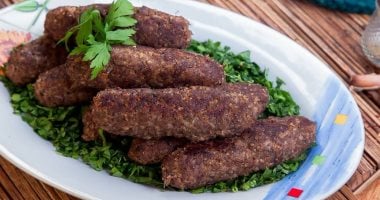 منيو إفطار 7 رمضان.. طريقة عمل كفتة مشوية وشوربة خضار