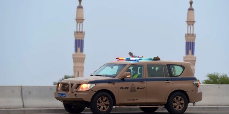 ضبط نساء من جنسيات متعددة في مسقط لمخالفات سلوكية وقانونية - صحيفة وهج الخليج الإلكترونية
