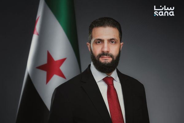 الرئيس الشرع يؤكد دعم سوريا لاستقرار لبنان خلال حوار ثلاثي مع ماكرون وعون