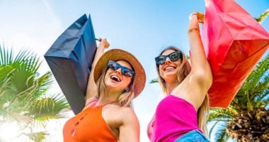 5 أبراج ترفع شعار "اصرف ما في الجيب" خلال سفريات الساحل