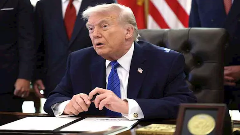 ترامب عن حكم المحكمة العليا الأمريكية: "سخيف" وسيجعل الصين أغنى