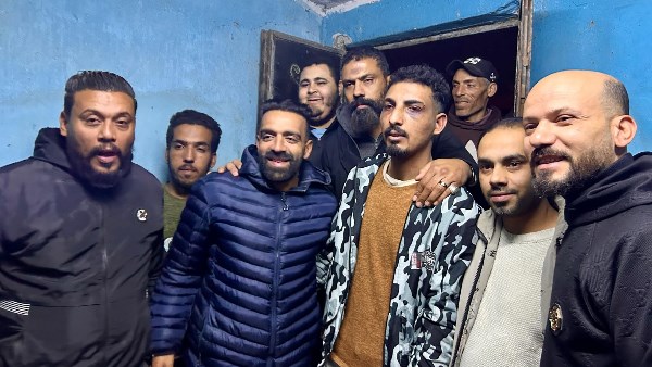 كسر بالأنف وتورم بالوجه.. تفاصيل التقرير الطبي لشاب أجبر على لبس بدلة رقص بميت عاصم