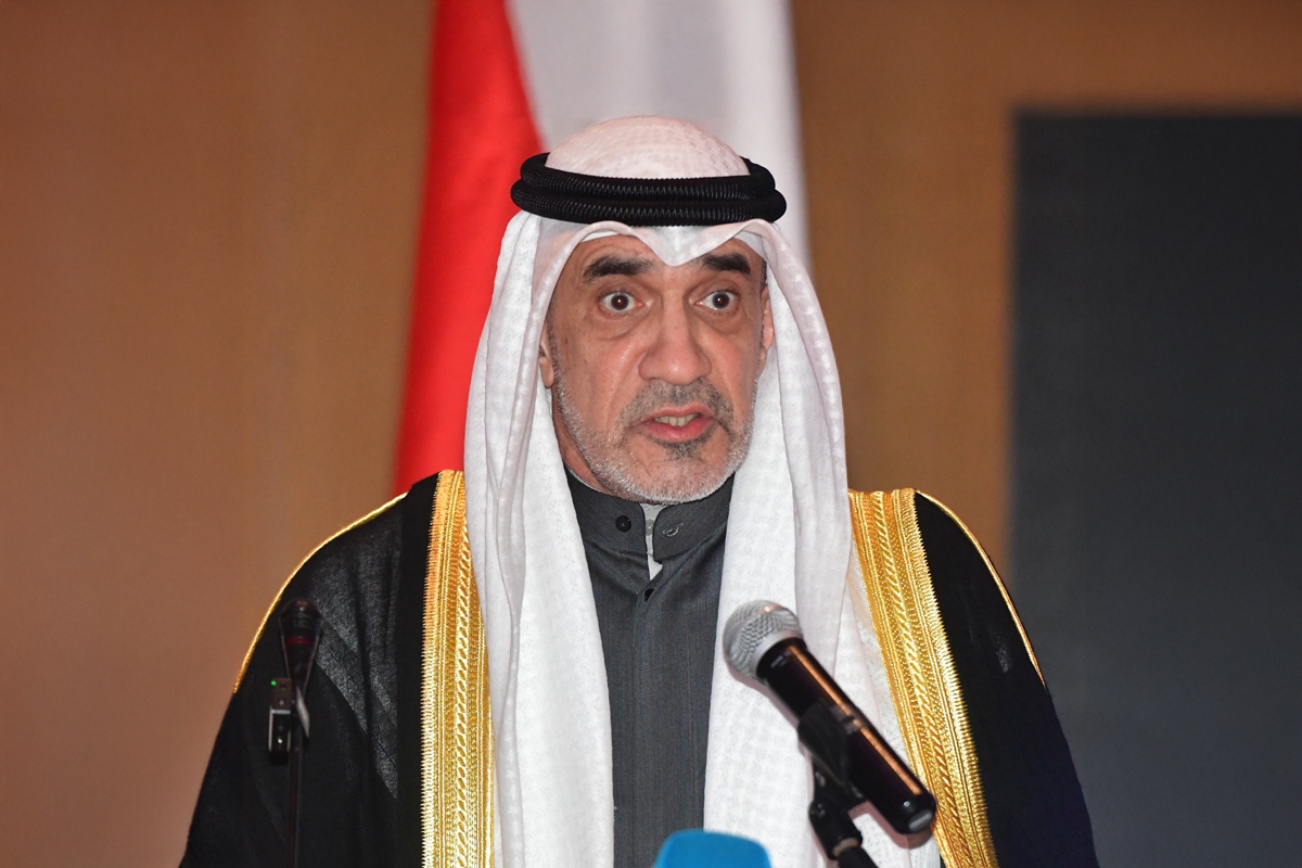 اليوسف يشكر القيادة السياسية والمواطنين للاطمئنان على صحته