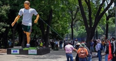 فوضى قبل المونديال.. محتجون يحرقون مجسمات كأس العالم في شوارع المكسيك (صور)