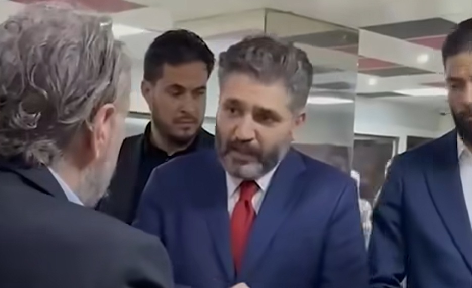 بعد إلغاء حفل لشادي جميل .. وزير الثقافة : كل من مدح بشار الأسد لا مكان له على مسرح دار الأوبرا ( فيديو )
