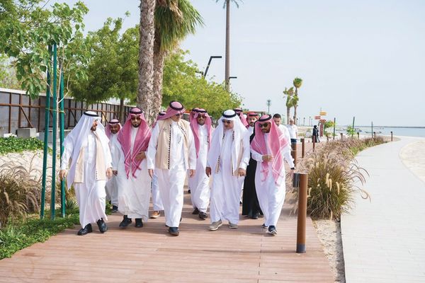أمين الشرقية يقف على مشروع خور الدمام