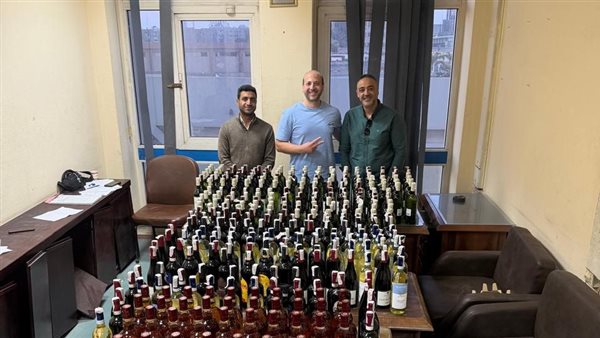 الجمارك تواصل ضرباتها وتحبط محاولة ترويج خمور مهربة بالأسواق