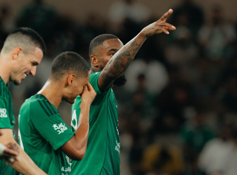 في روشن.. الأهلي يتغلب على الفتح بهاتريك إيفان توني