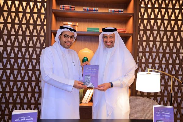 توقيع كتاب جديد في ديوانية القلم الذهبي بعنوان راشد المبارك ..ما بين تعددية المواهب وموسوعية الثقافة وشموخ الانتماء