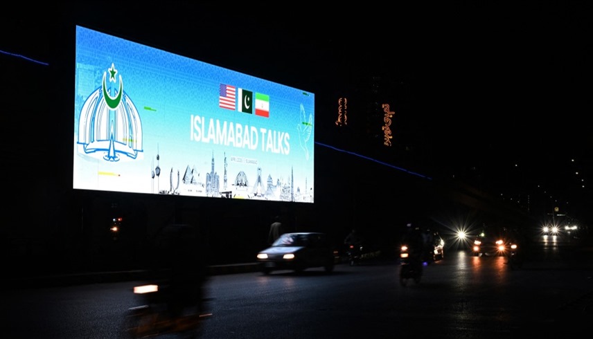 مضيق هرمز يضع المفاوضات الأمريكية الإيرانية أمام "طريق مسدود"